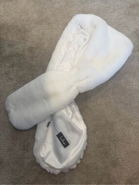 Lulu's White Faux Fur Scarf - Plush Satin-Lined Wrap